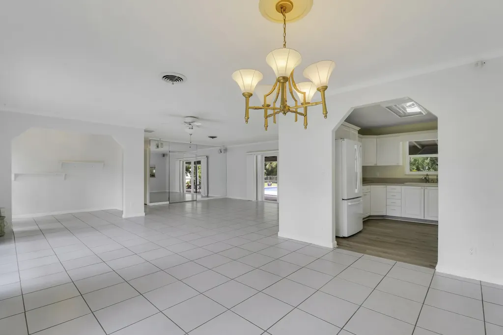 6824 Lakeside Road West Palm Beach FL 33411
