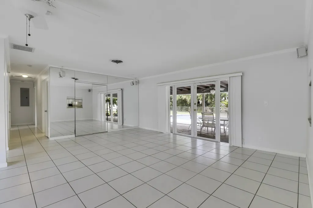 6824 Lakeside Road West Palm Beach FL 33411