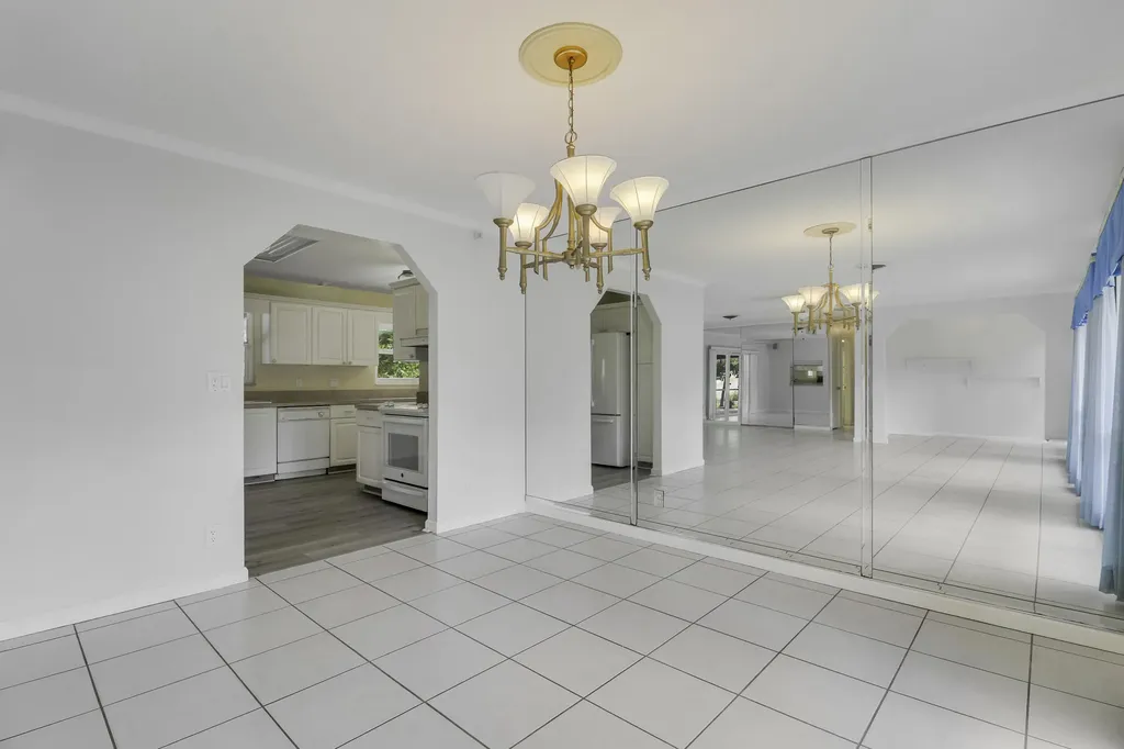 6824 Lakeside Road West Palm Beach FL 33411