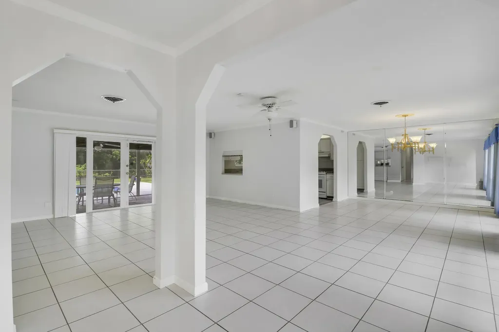 6824 Lakeside Road West Palm Beach FL 33411