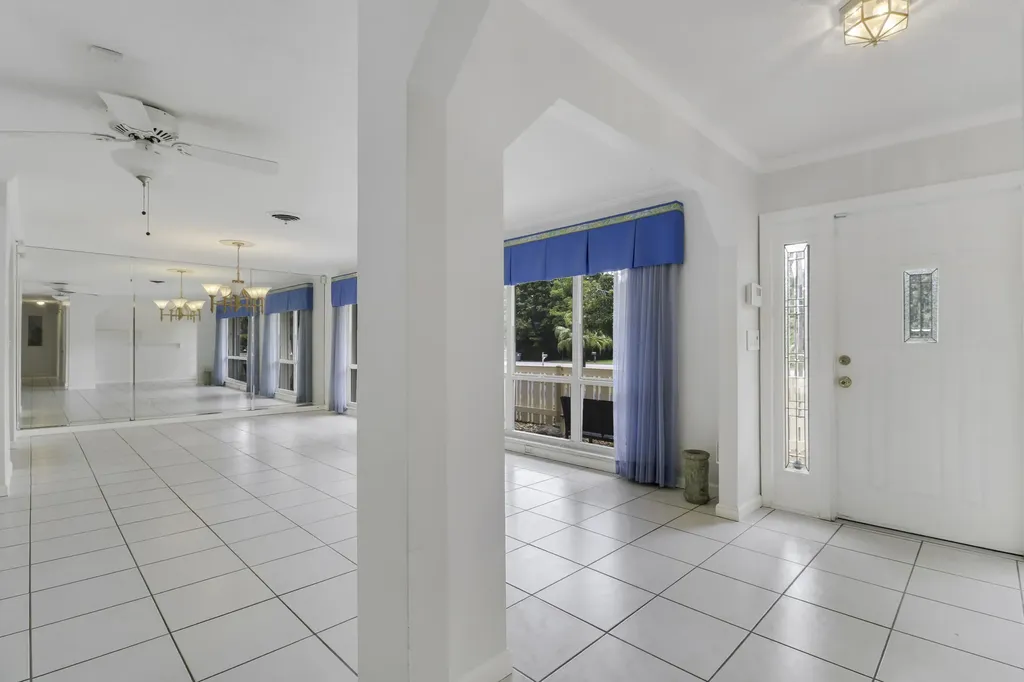 6824 Lakeside Road West Palm Beach FL 33411