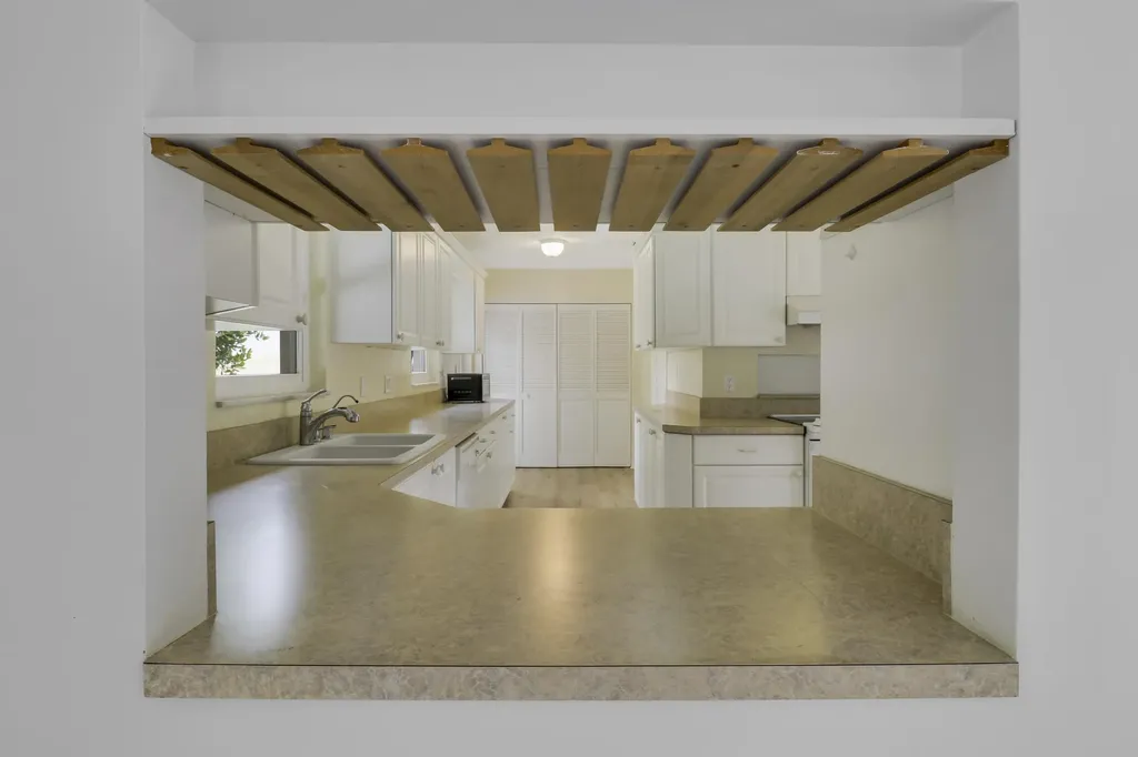 6824 Lakeside Road West Palm Beach FL 33411
