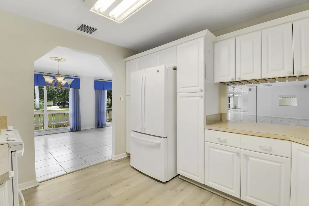 6824 Lakeside Road West Palm Beach FL 33411
