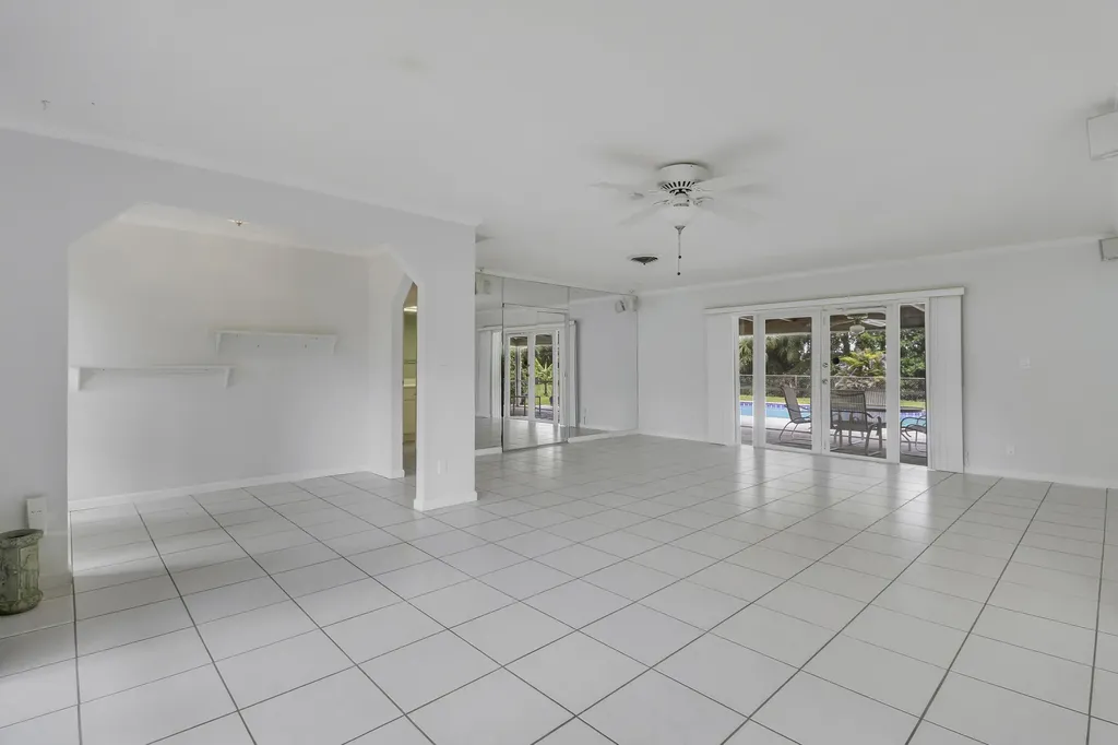 6824 Lakeside Road West Palm Beach FL 33411