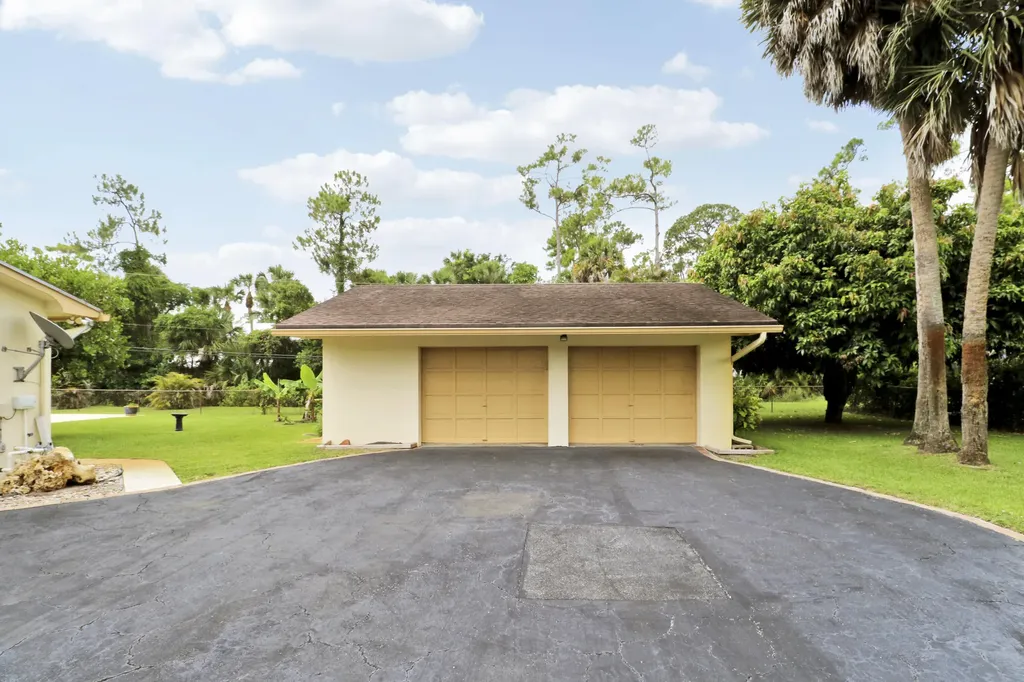 6824 Lakeside Road West Palm Beach FL 33411