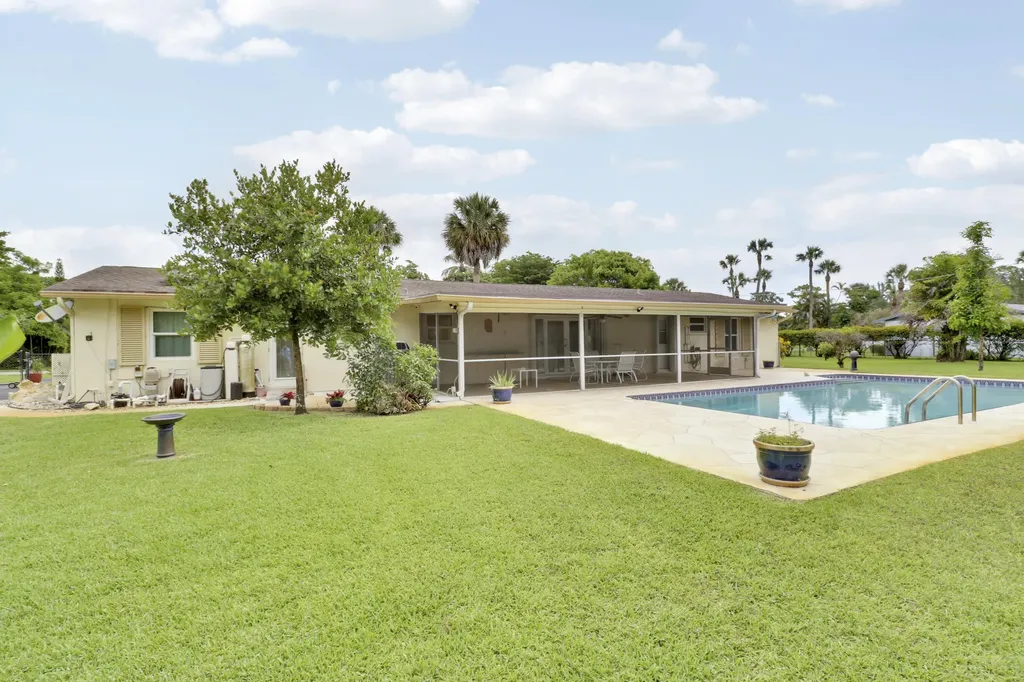 6824 Lakeside Road West Palm Beach FL 33411