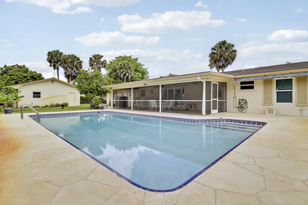 6824 Lakeside Road West Palm Beach FL 33411