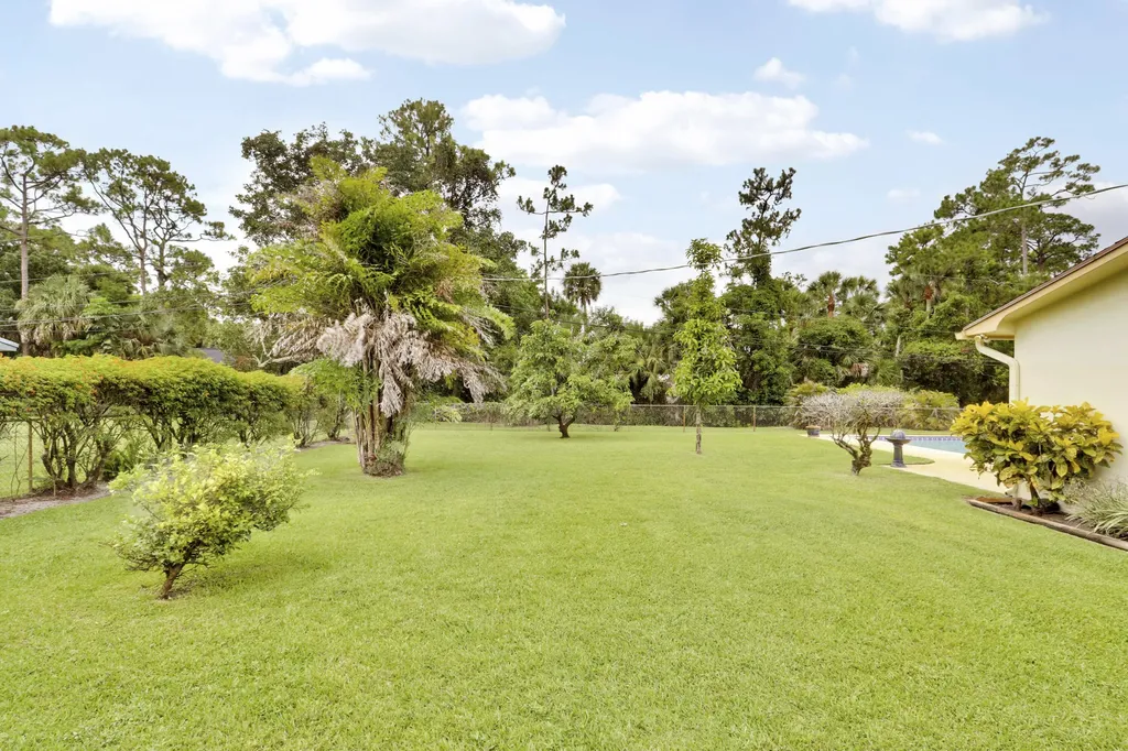6824 Lakeside Road West Palm Beach FL 33411