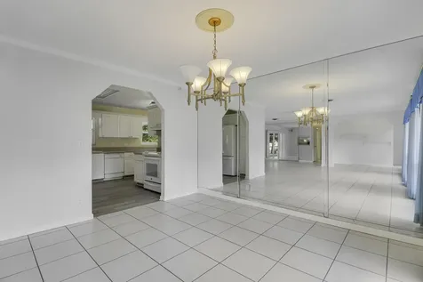 6824 Lakeside Road West Palm Beach FL 33411