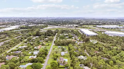 6824 Lakeside Road West Palm Beach FL 33411
