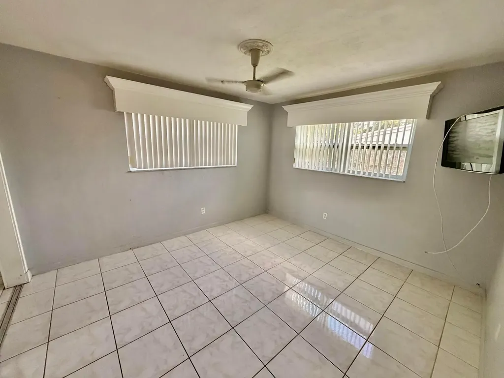 1410 N 67th Terrace Hollywood FL 33024