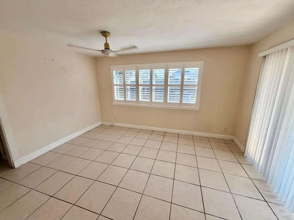 1410 N 67th Terrace Hollywood FL 33024