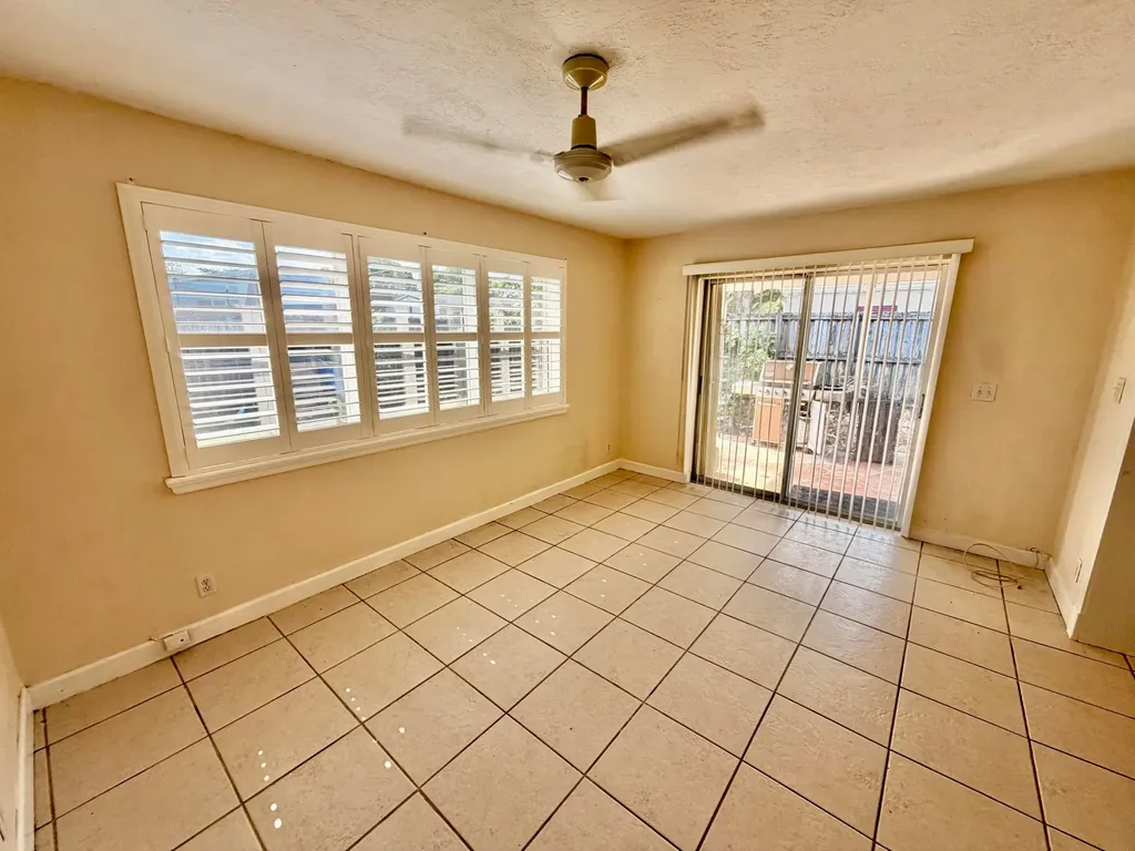 1410 N 67th Terrace Hollywood FL 33024