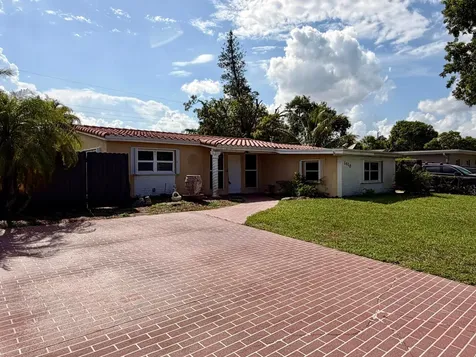 1410 N 67th Terrace Hollywood FL 33024