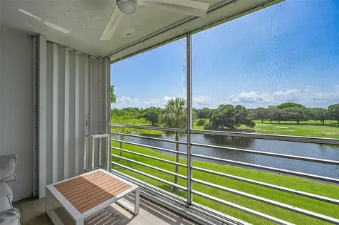 555 Oaks Lane Pompano Beach FL 33069