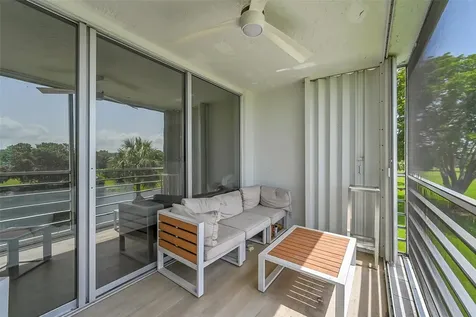555 Oaks Lane Pompano Beach FL 33069