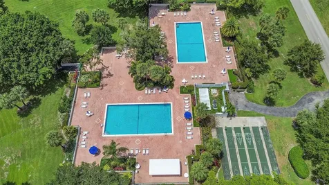 555 Oaks Lane Pompano Beach FL 33069