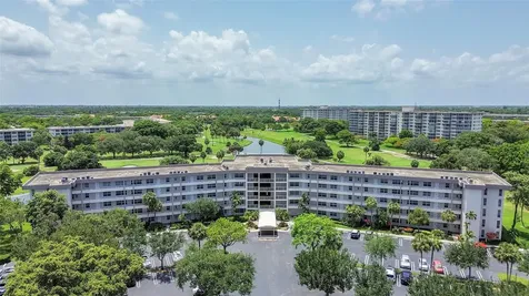 555 Oaks Lane Pompano Beach FL 33069