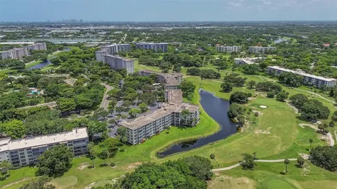 555 Oaks Lane Pompano Beach FL 33069