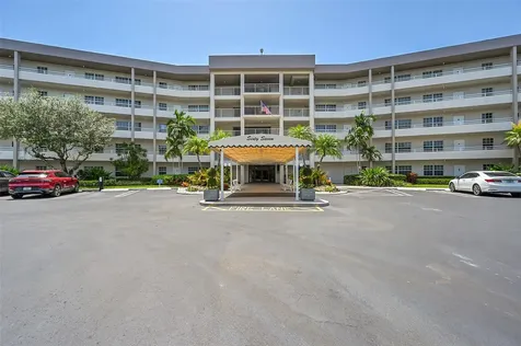555 Oaks Lane Pompano Beach FL 33069