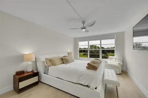 555 Oaks Lane Pompano Beach FL 33069