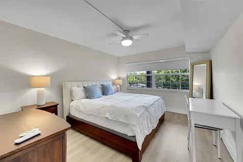 555 Oaks Lane Pompano Beach FL 33069