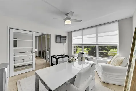 555 Oaks Lane Pompano Beach FL 33069