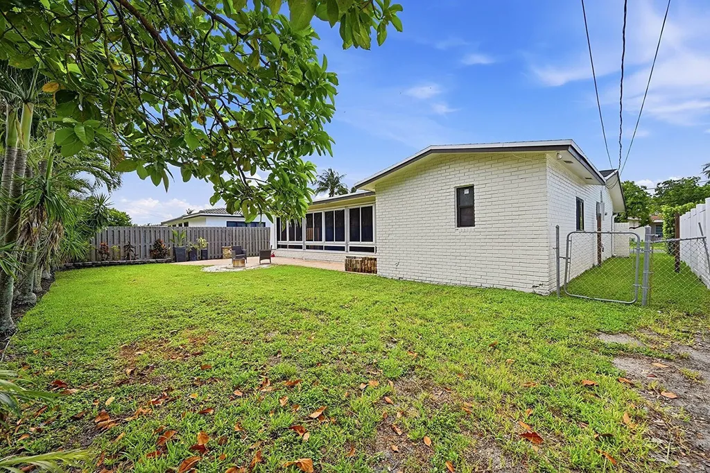 8370 NW 26th Place Sunrise FL 33322
