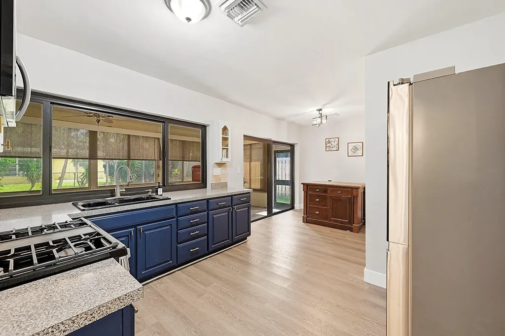 8370 NW 26th Place Sunrise FL 33322