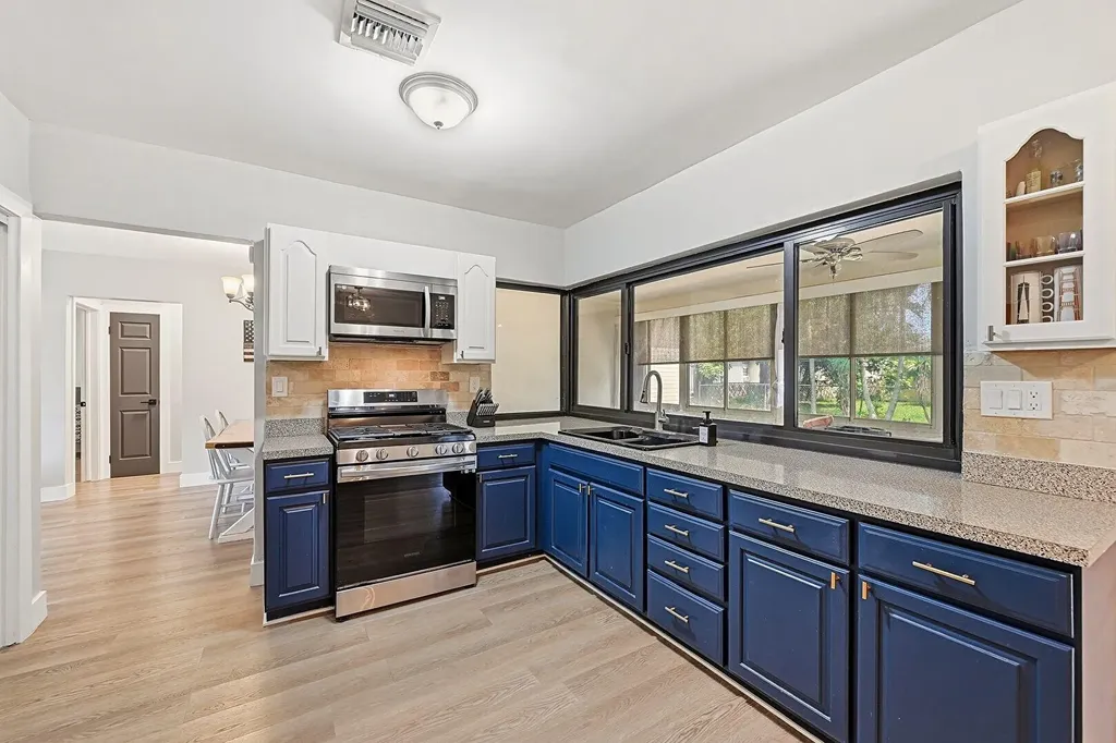 8370 NW 26th Place Sunrise FL 33322