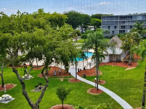 4650 Washington Street Hollywood FL 33021