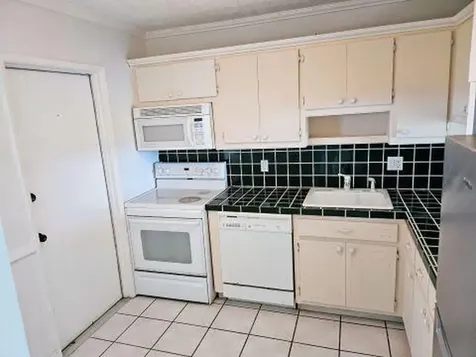 4650 Washington Street Hollywood FL 33021