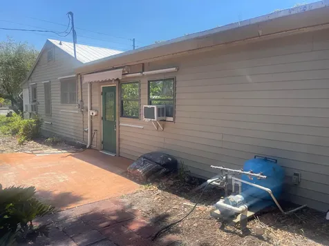 2509 N Old Dixie Highway Fort Pierce FL 34946