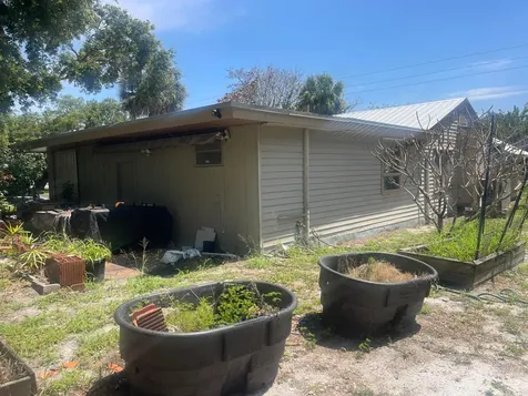 2509 N Old Dixie Highway Fort Pierce FL 34946