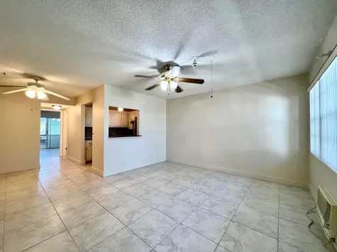 94 Windsor E West Palm Beach FL 33417