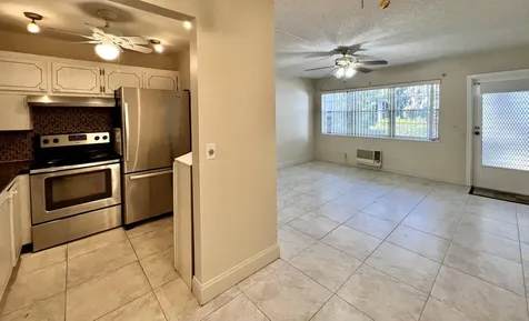 94 Windsor E West Palm Beach FL 33417