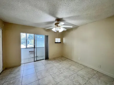 94 Windsor E West Palm Beach FL 33417