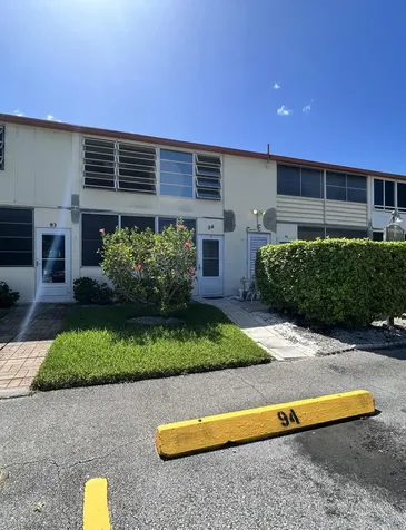 94 Windsor E West Palm Beach FL 33417