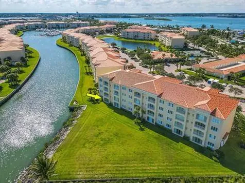 4 Harbour Isle Drive E Fort Pierce FL 34949