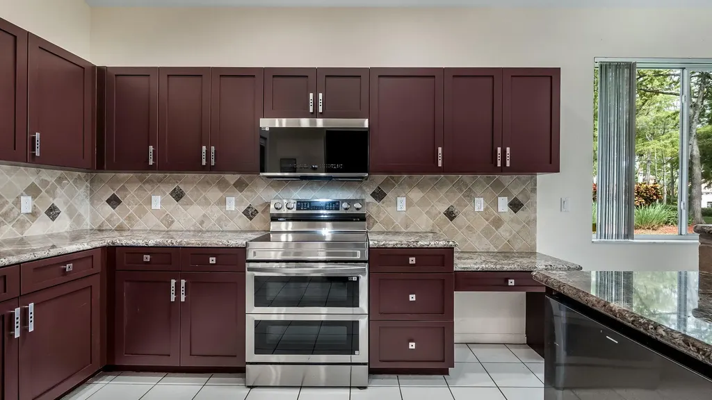 8754 NW 75th Place Tamarac FL 33321