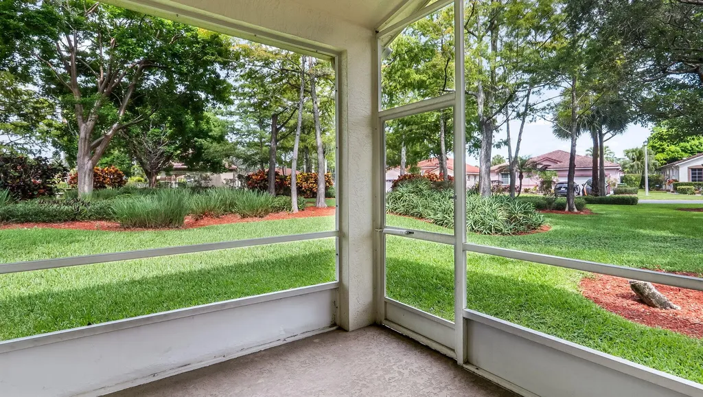 8754 NW 75th Place Tamarac FL 33321