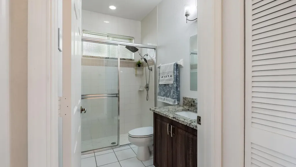 8754 NW 75th Place Tamarac FL 33321