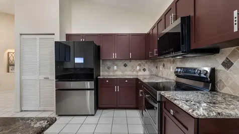 8754 NW 75th Place Tamarac FL 33321