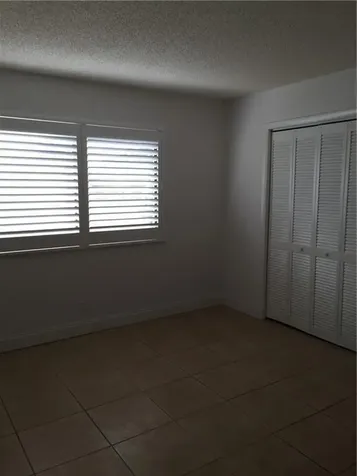 331 Lakeview Drive Weston FL 33326