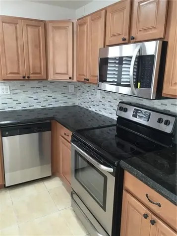 331 Lakeview Drive Weston FL 33326