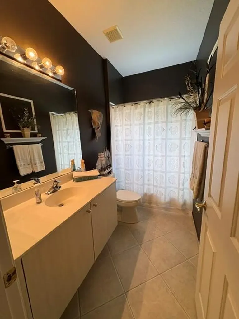 471 NW Lismore Lane Port St Lucie FL 34986