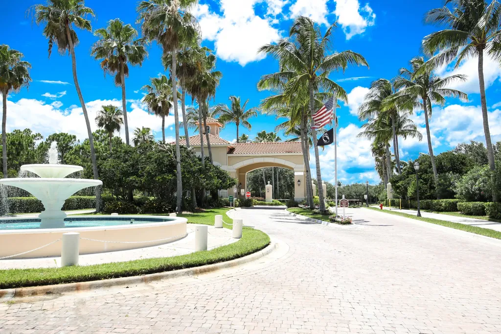 471 NW Lismore Lane Port St Lucie FL 34986