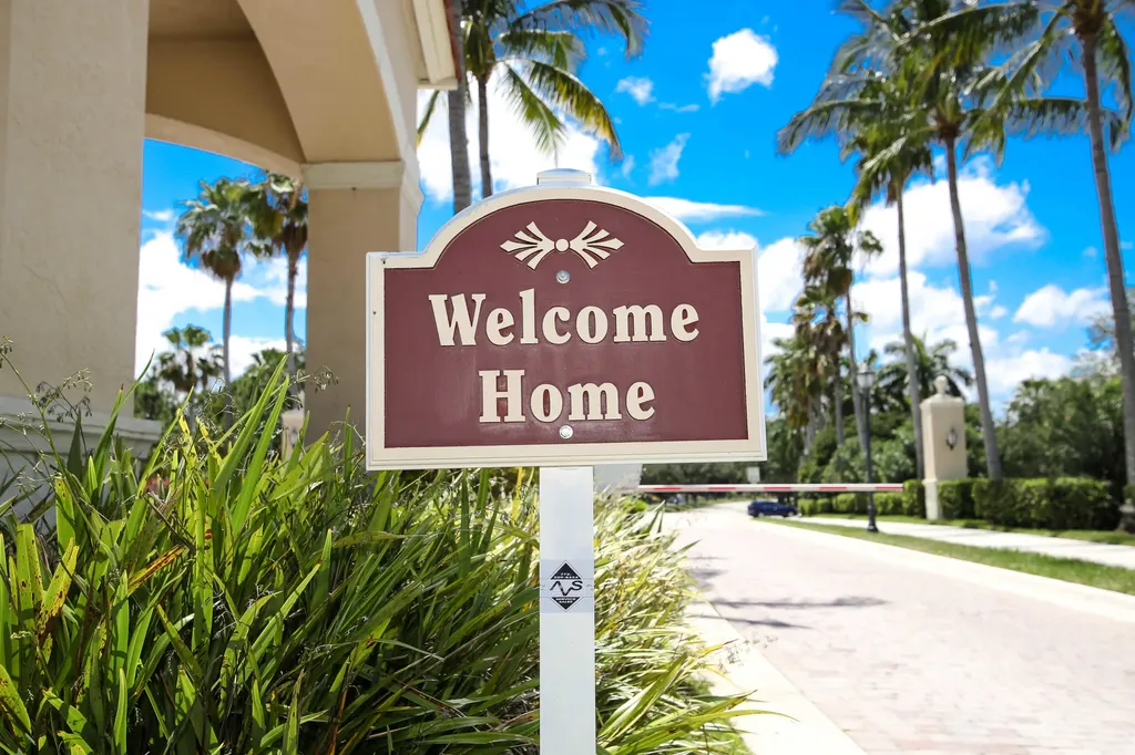 471 NW Lismore Lane Port St Lucie FL 34986