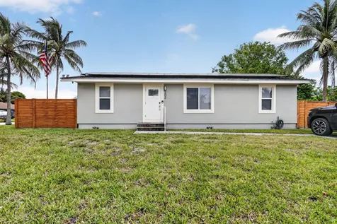 202 Elaine Circle W West Palm Beach FL 33409