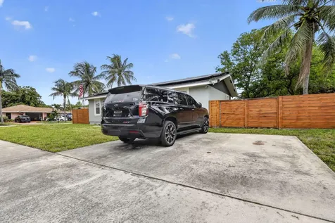 202 Elaine Circle W West Palm Beach FL 33409